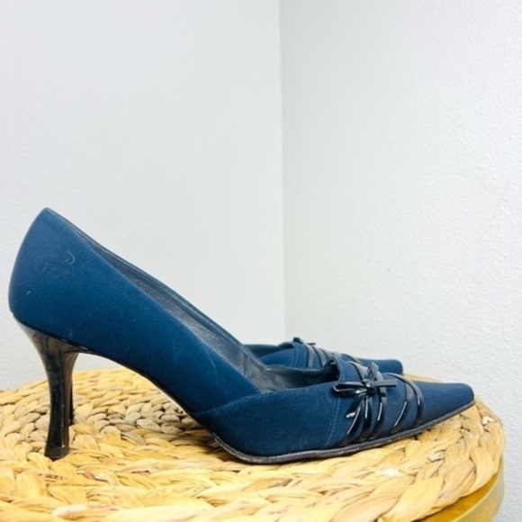 Stuart Weitzman Pointed Heels bow accent pumps point toe Navy Blue Black pump - Picture 2 of 7